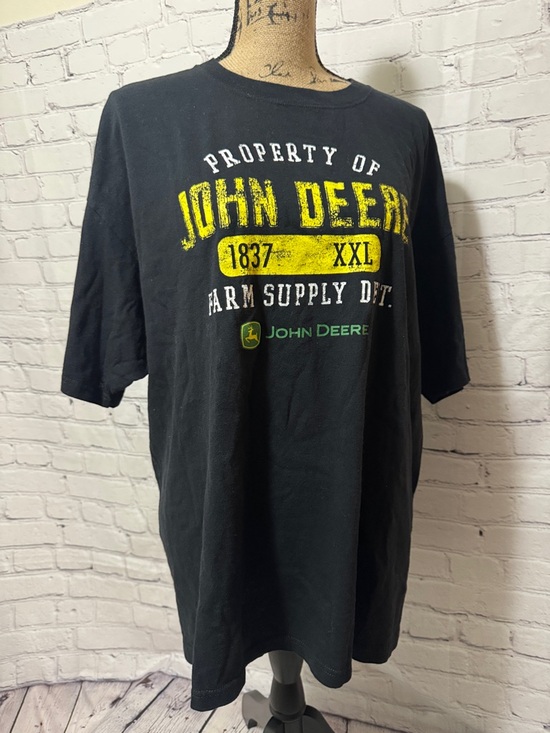 John Deere Tops - Like new Women’s John Deere Black Graphic Logo Tee oversized comfy fit